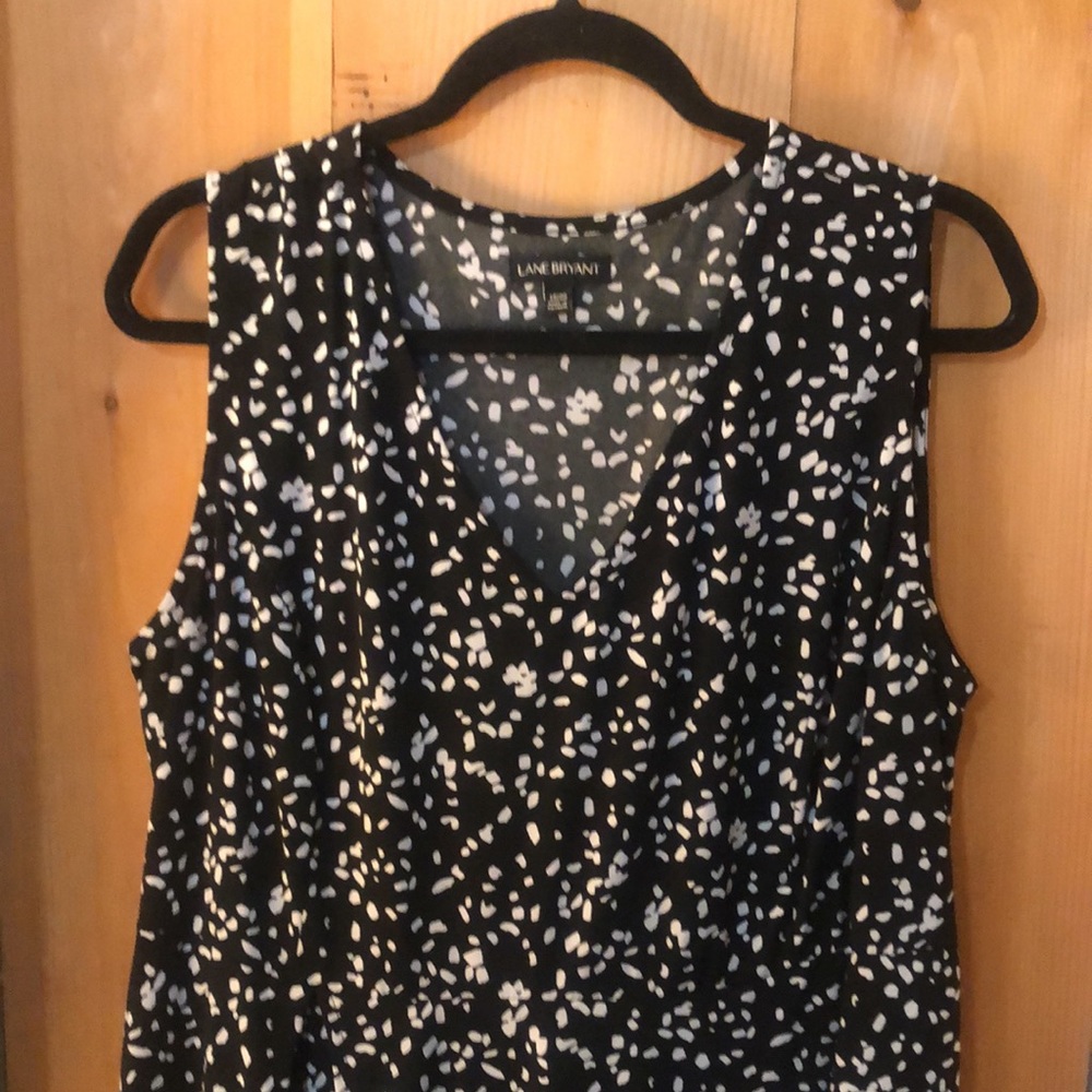 Lane Bryant peplum sleeveless blouse asymmetric black white abstract tank 18/20